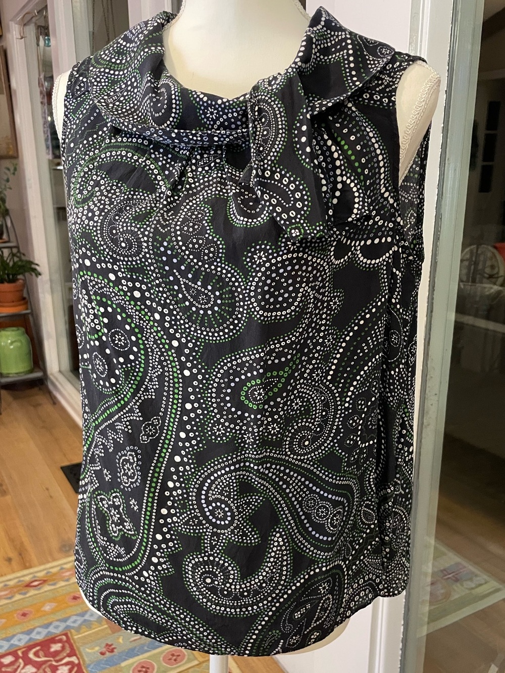 Talbots Silk Navy Paisley Dot Sleeveless Blouse with Green Accents LP